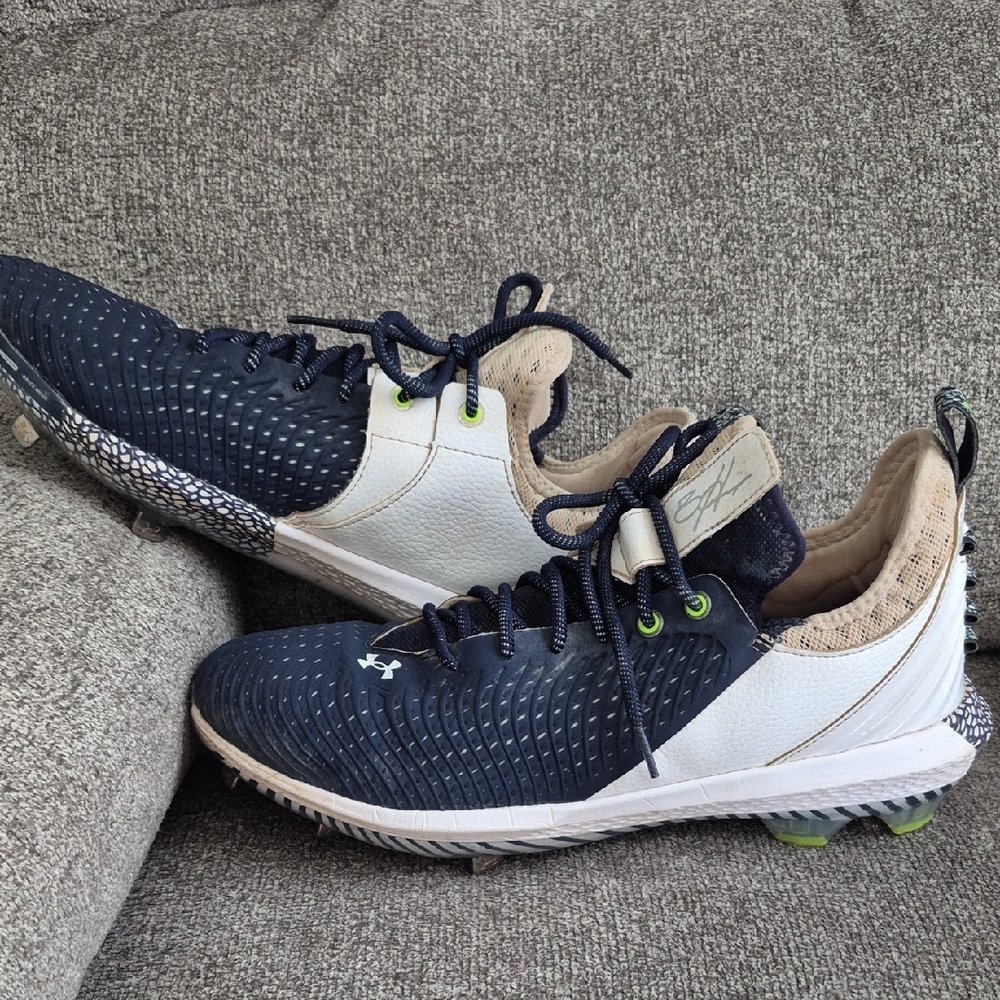 Men's Size 13  Under Armour Bryce Harper 5 Low Baseball Cleats.